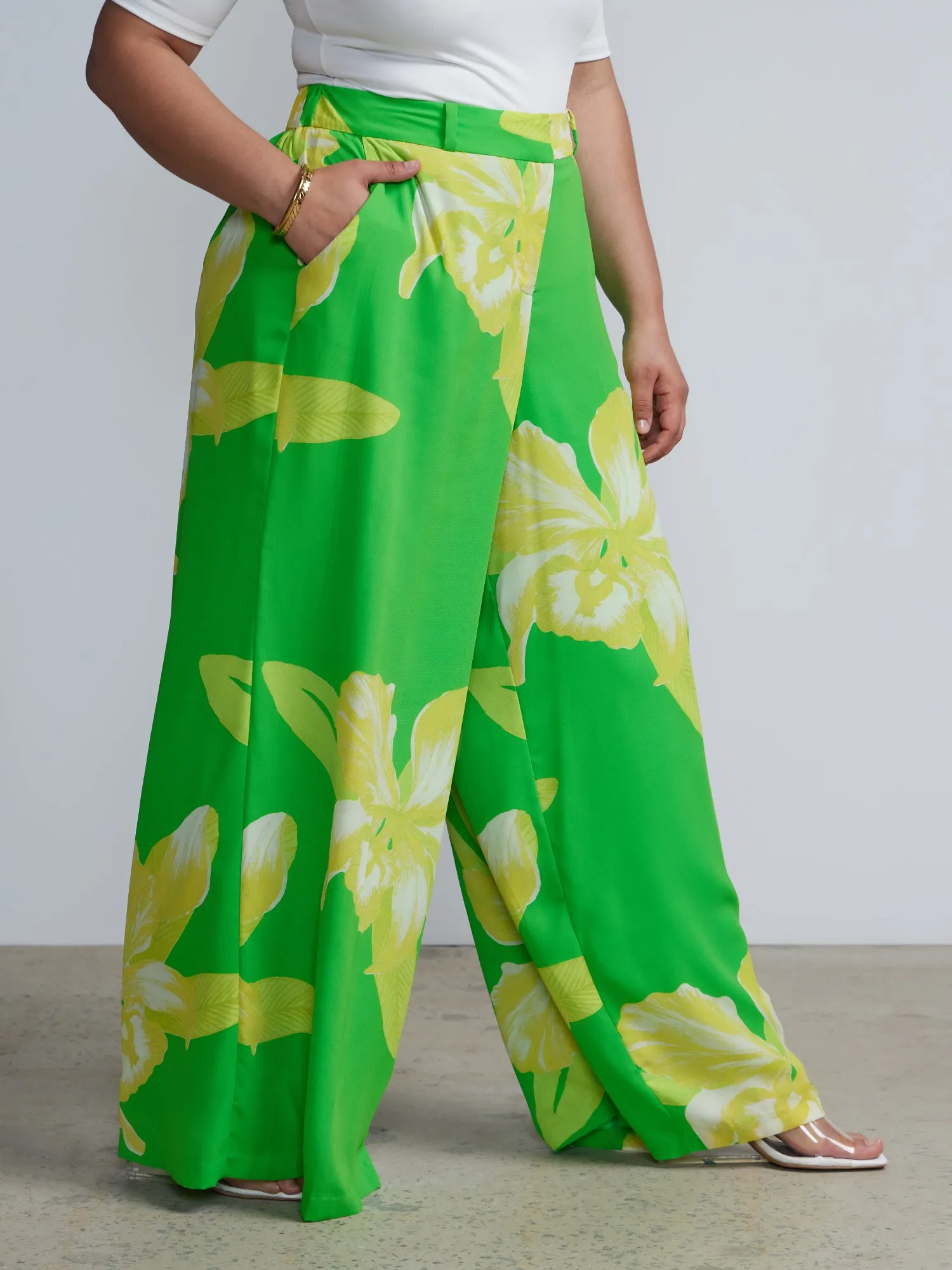 Plus Super Wide High Rise Floral Palazzo Pants