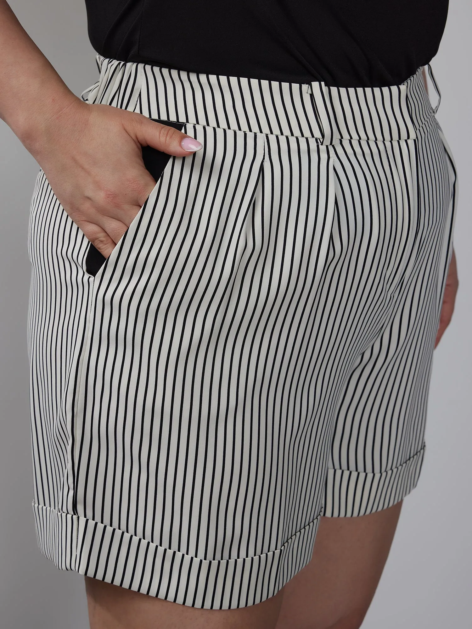 Plus Yarn-Dyed Striped Pleated Shorts