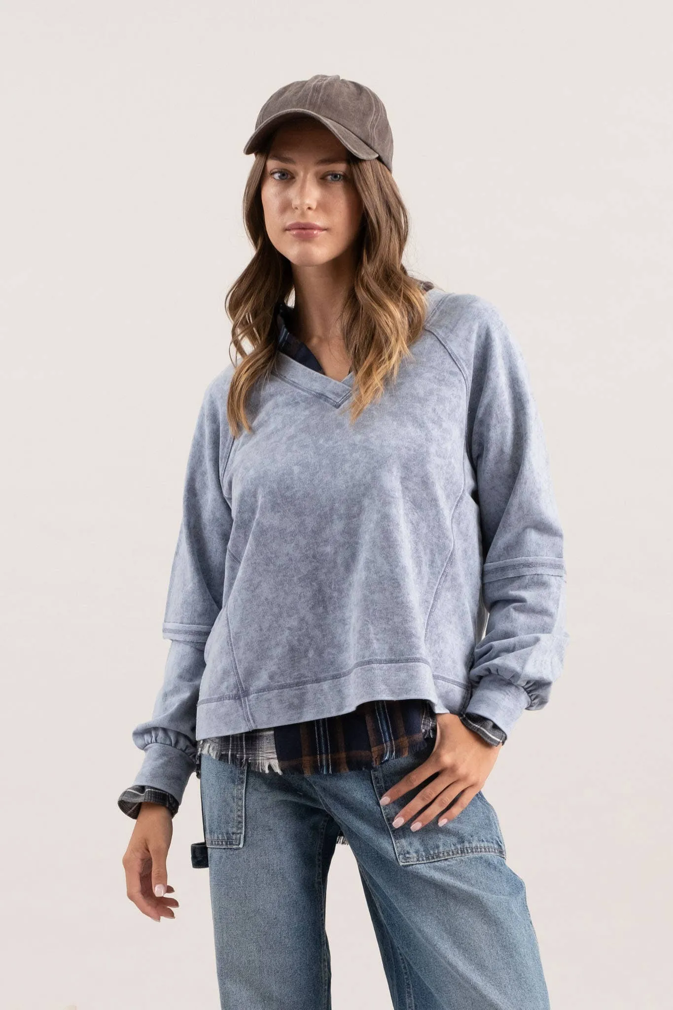 WASHED V NECK EXPOSED SEAM LONG SLEEVE KNIT TOP